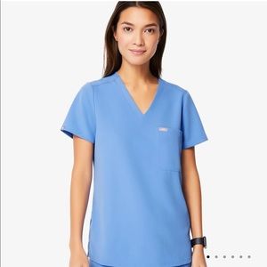 FIGS : Caterina One-Pocket Scrub Top - Ceil Blue